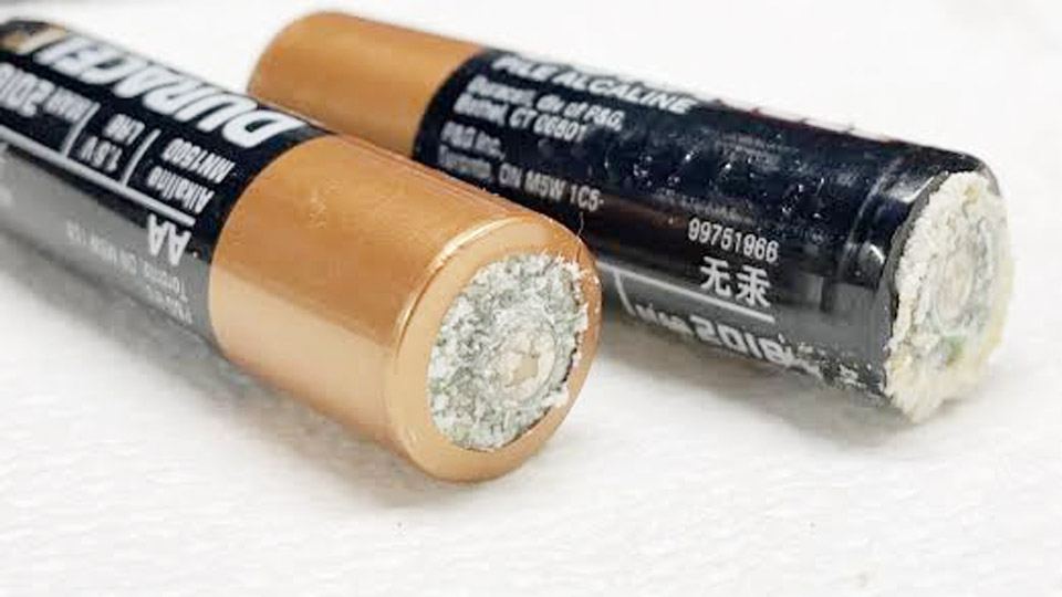 How to Clean Alkaline Battery Terminals