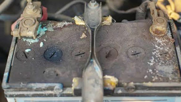 How to Dispose of a Used Car Battery