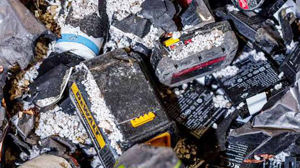 How Are Lithium-Ion Batteries Recycled? Process Explained 1 How Are Lithium-Ion Batteries Recycled